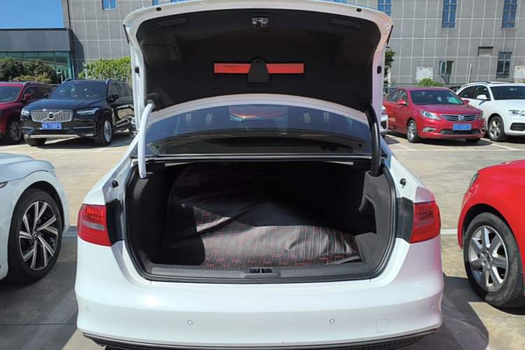 Used Audi A4L 2013 35 TFSI Automatic Standard Model Trunk