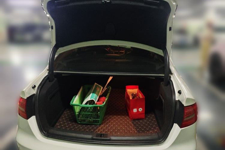 Used Audi A4L 2013 35 TFSI Automatic Technology Edition Trunk