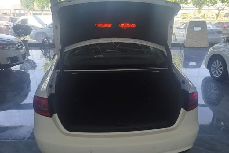 Used Audi A4L 2013 35 TFSI Automatic Comfort Model Trunk