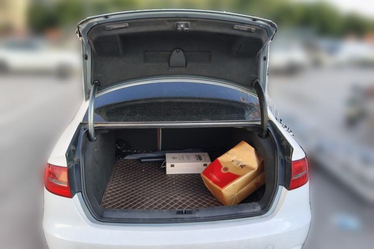 Used Audi A4L 2013 35 TFSI Automatic Standard Model Trunk