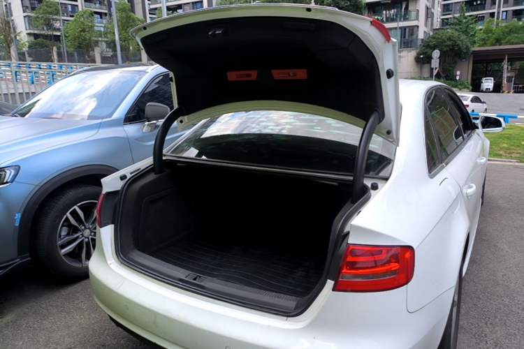 Used Audi A4L 2013 30 TFSI Automatic Comfort Model Trunk