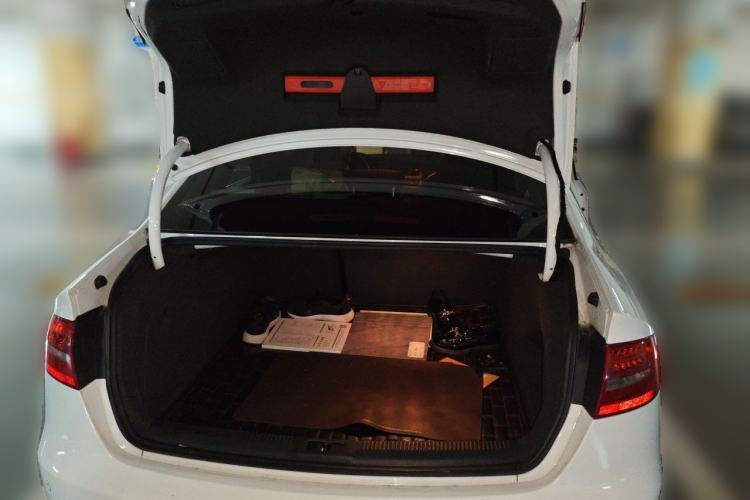 Used Audi A4L 2013 35 TFSI Automatic Comfort Model Trunk
