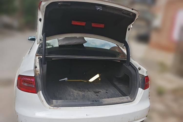 Used Audi A4L 2013 35 TFSI Automatic Comfort Model Trunk