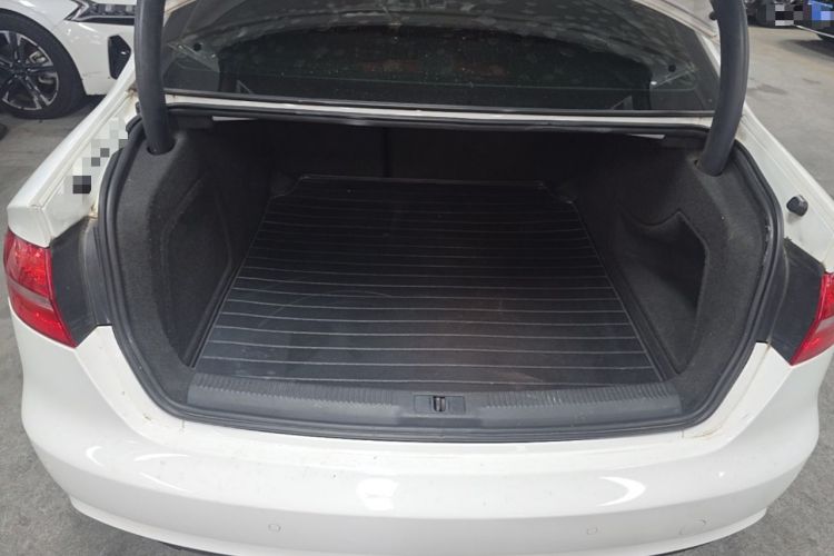 Used Audi A4L 2013 35 TFSI Automatic Standard Model Trunk