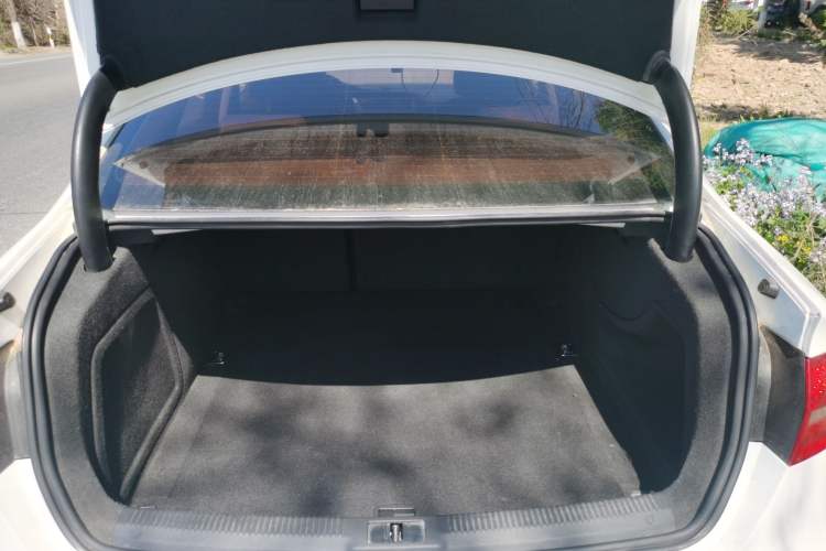 Used Audi A4L 2013 35 TFSI Automatic Standard Model Trunk