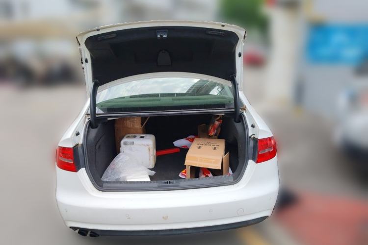 Used Audi A4L 2013 35 TFSI Automatic Standard Model Trunk