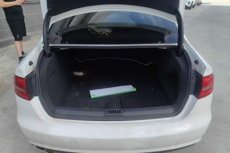 Used Audi A4L 2013 35 TFSI Automatic Comfort Model Trunk