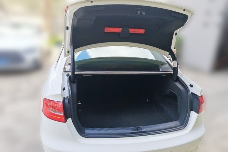 Used Audi A4L 2013 35 TFSI Automatic Technology Edition Trunk