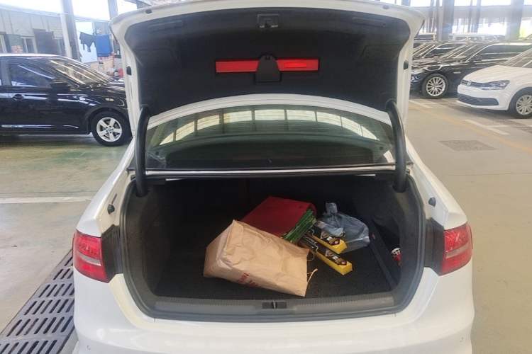 Used Audi A4L 2013 40 TFSI quattro Individual Sport Edition Trunk