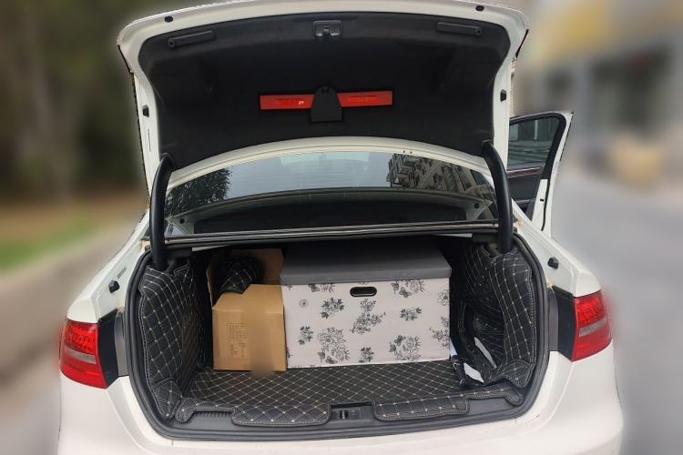 Used Audi A4L 2013 35 TFSI Automatic Standard Model Trunk