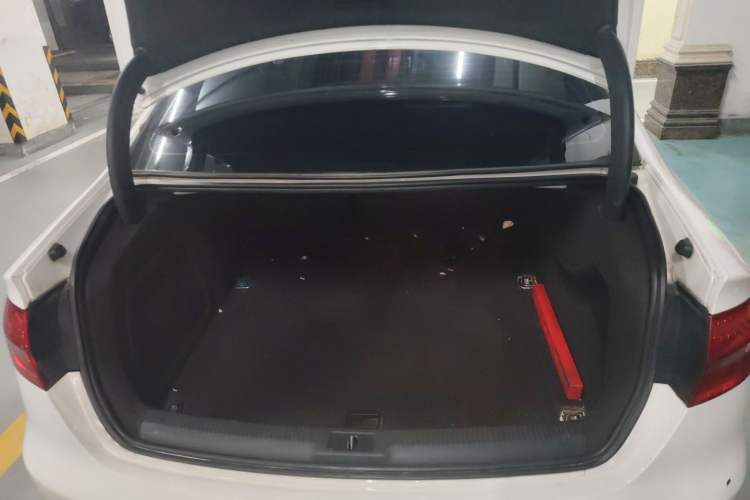 Used Audi A4L 2013 35 TFSI Automatic Comfort Model Trunk