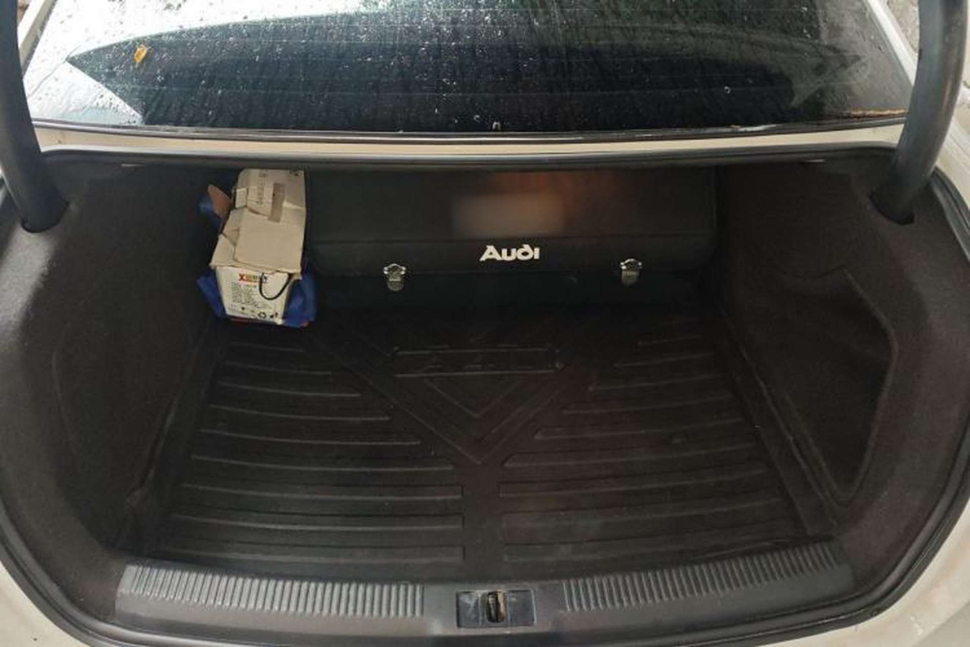 Used Audi A4L 2013 35 TFSI Automatic Comfort Model Trunk