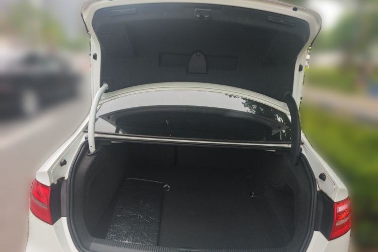 Used Audi A4L 2013 35 TFSI Automatic Comfort Model Trunk