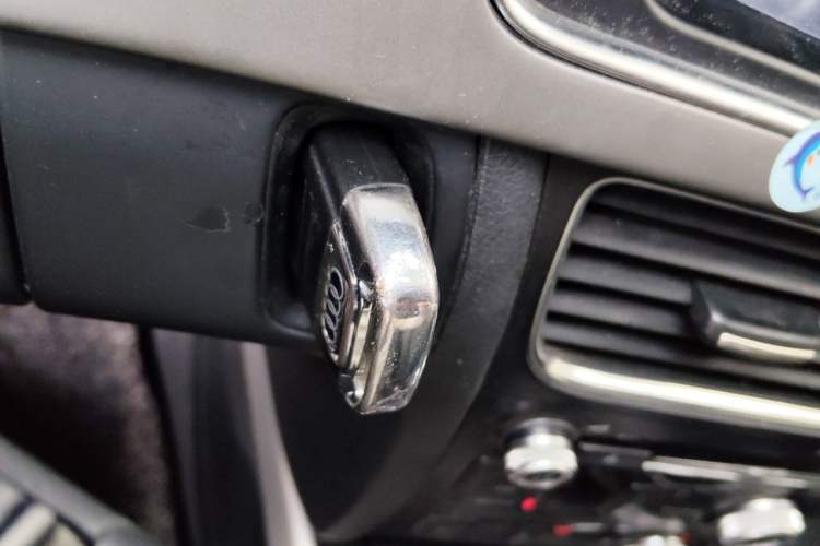 Used Audi A4L 2013 35 TFSI Automatic Standard Model Vehicle Key