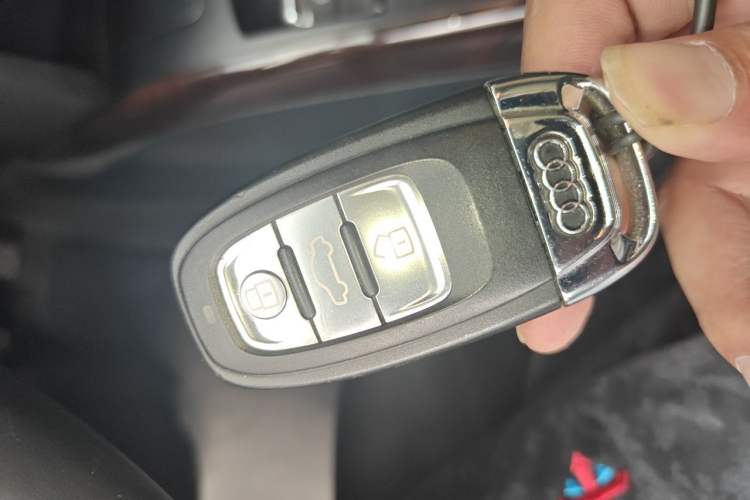 Used Audi A4L 2013 35 TFSI Automatic Comfort Model Vehicle Key
