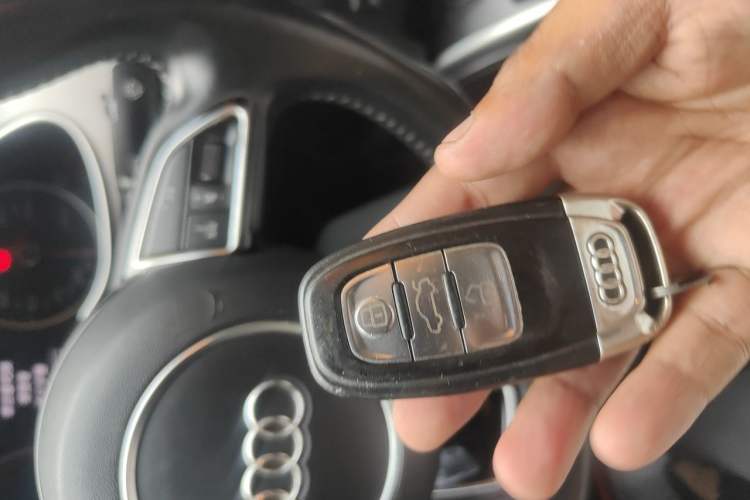 Used Audi A4L 2013 35 TFSI Automatic Standard Model Vehicle Key