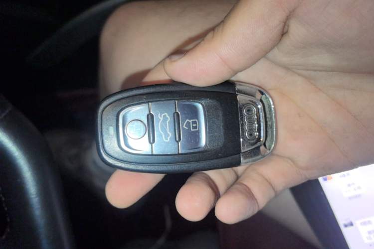 Used Audi A4L 2013 35 TFSI Automatic Standard Model Vehicle Key