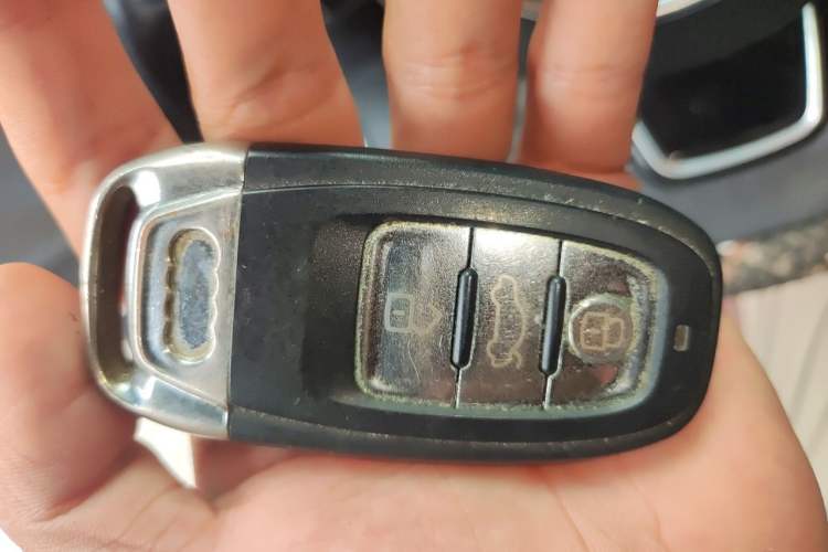 Used Audi A4L 2013 35 TFSI Automatic Standard Model Vehicle Key