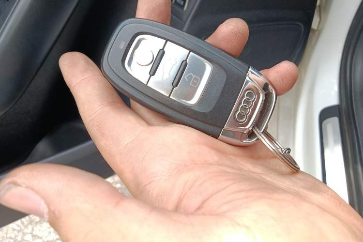 Used Audi A4L 2013 35 TFSI Automatic Comfort Model Vehicle Key