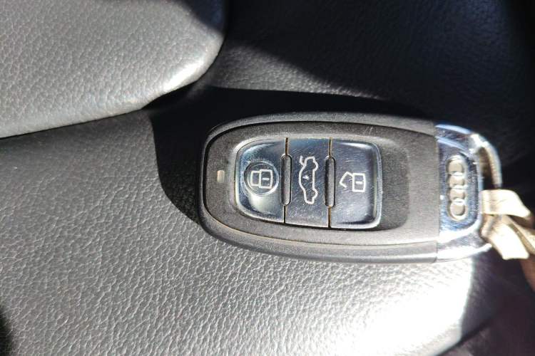 Used Audi A4L 2013 35 TFSI Automatic Comfort Model Vehicle Key