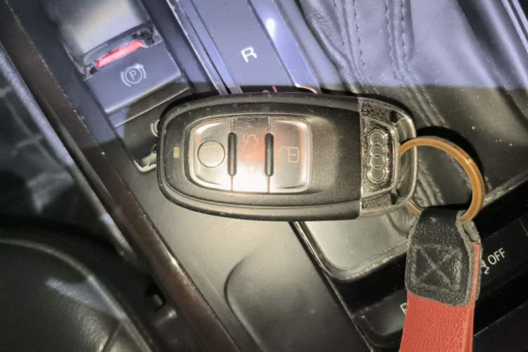 Used Audi A4L 2013 35 TFSI Automatic Comfort Model Vehicle Key