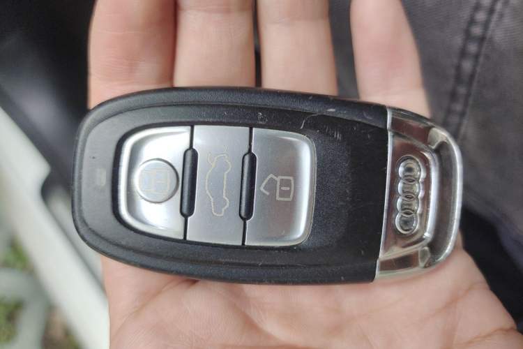 Used Audi A4L 2013 35 TFSI Automatic Comfort Model Vehicle Key