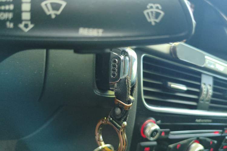 Used Audi A4L 2013 35 TFSI Automatic Standard Model Vehicle Key