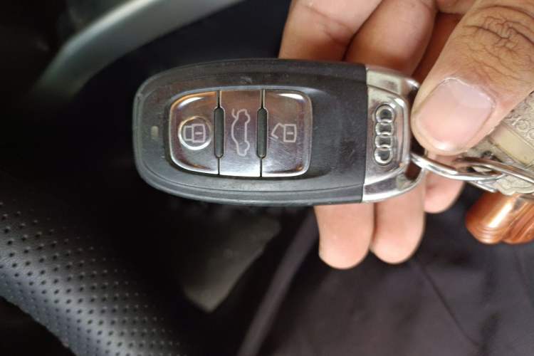Used Audi A4L 2013 35 TFSI Automatic Standard Model Vehicle Key