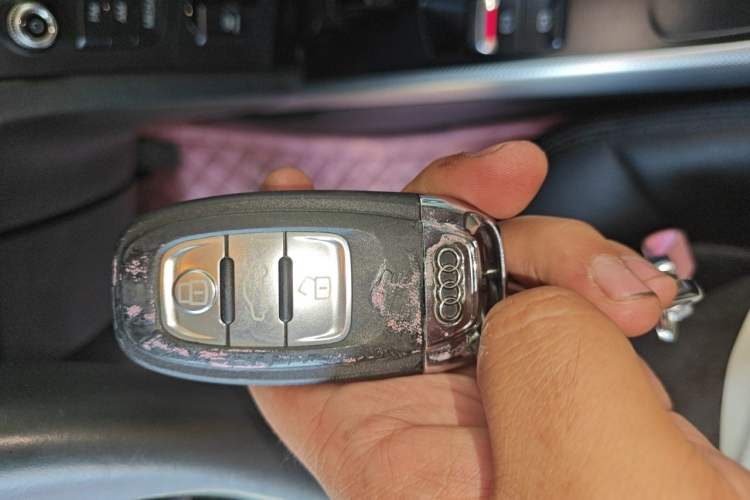 Used Audi A4L 2013 35 TFSI Automatic Standard Model Vehicle Key