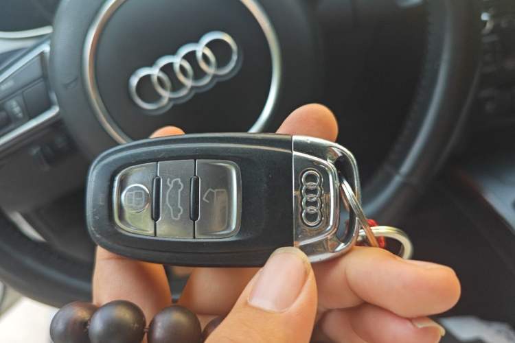 Used Audi A4L 2013 35 TFSI Automatic Standard Model Vehicle Key