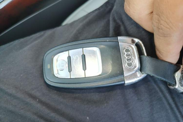 Used Audi A4L 2013 35 TFSI Automatic Comfort Model Vehicle Key