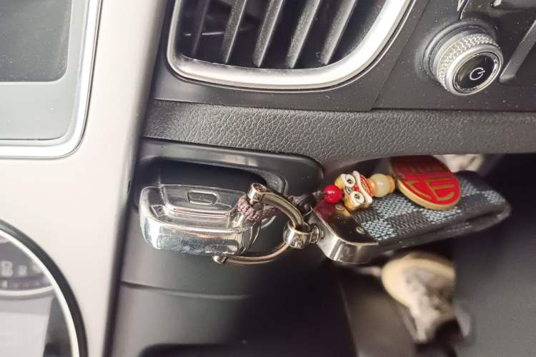 Used Audi A4L 2013 35 TFSI Automatic Standard Model Vehicle Key
