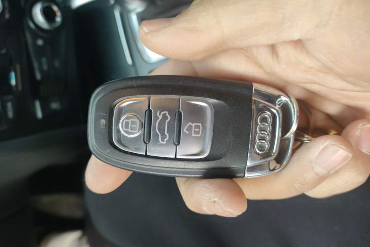 Used Audi A4L 2013 35 TFSI Automatic Comfort Model Vehicle Key