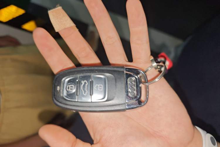 Used Audi A4L 2013 35 TFSI Automatic Technology Edition Vehicle Key