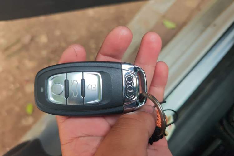 Used Audi A4L 2013 35 TFSI Automatic Standard Model Vehicle Key