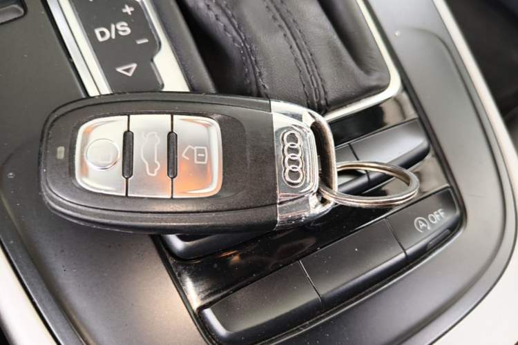 Used Audi A4L 2013 30 TFSI Automatic Comfort Model Vehicle Key
