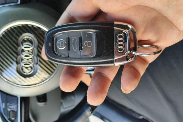 Used Audi A4L 2013 35 TFSI Automatic Standard Model Vehicle Key