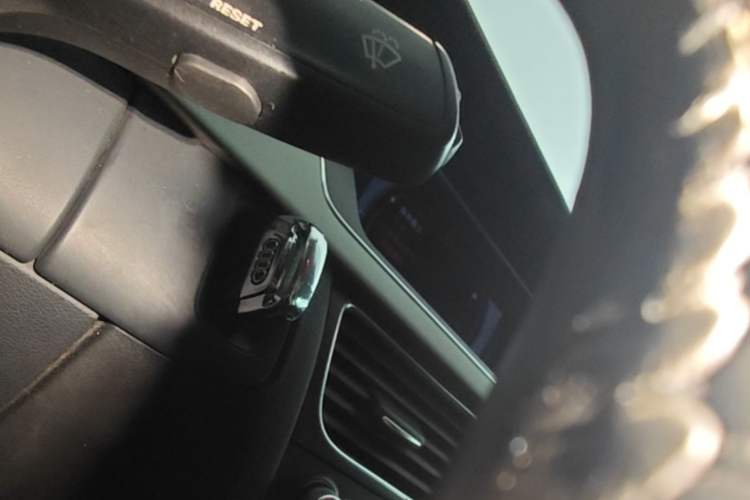 Used Audi A4L 2013 35 TFSI Automatic Standard Model Vehicle Key