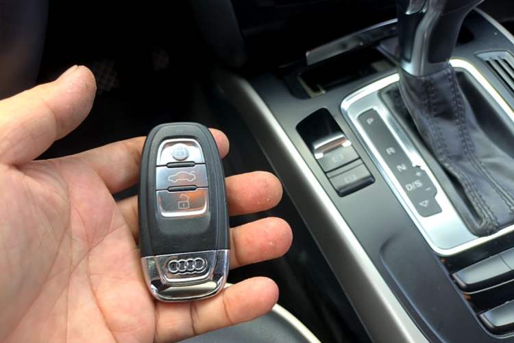 Used Audi A4L 2013 30 TFSI Automatic Comfort Model Vehicle Key