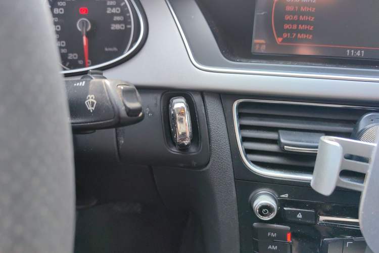 Used Audi A4L 2013 35 TFSI Automatic Standard Model Vehicle Key