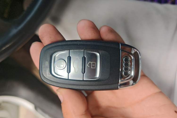 Used Audi A4L 2013 30 TFSI Automatic Comfort Model Vehicle Key