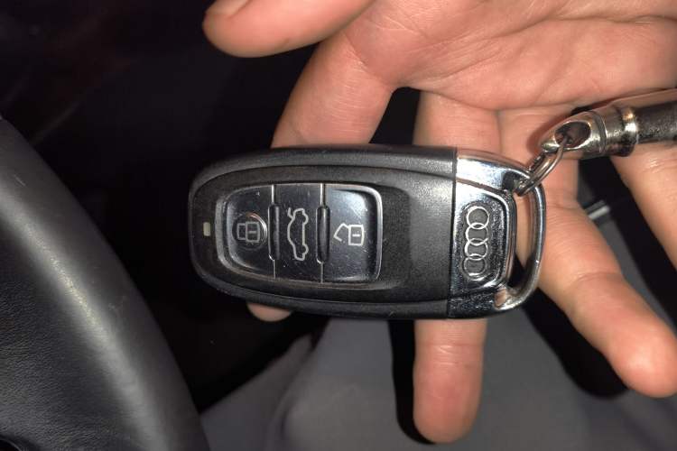 Used Audi A4L 2013 35 TFSI Automatic Comfort Model Vehicle Key