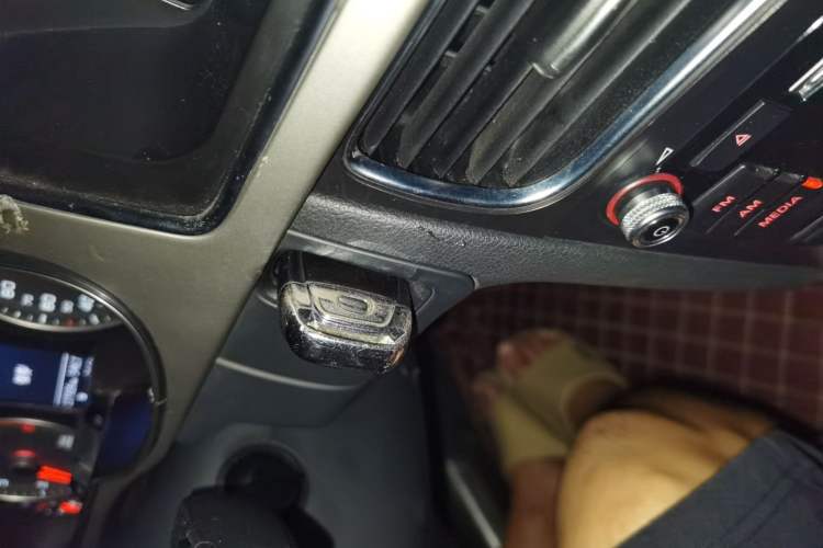 Used Audi A4L 2013 35 TFSI Automatic Standard Model Vehicle Key