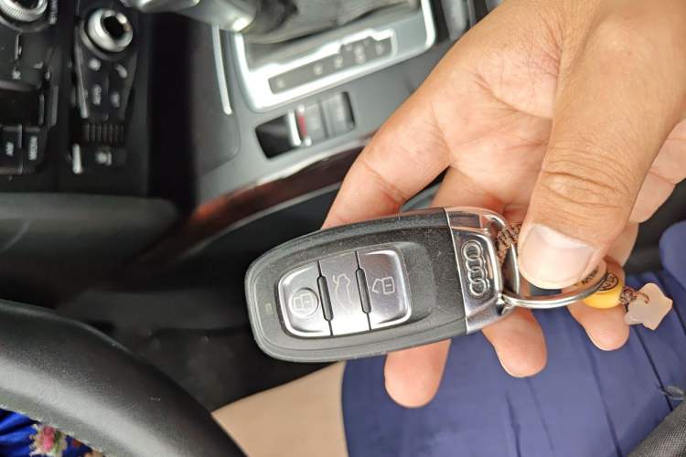 Used Audi A4L 2013 35 TFSI Automatic Comfort Model Vehicle Key