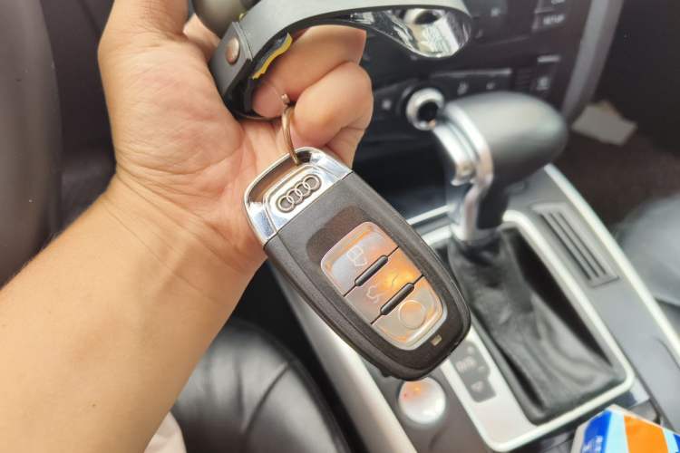 Used Audi A4L 2013 35 TFSI Automatic Standard Model Vehicle Key