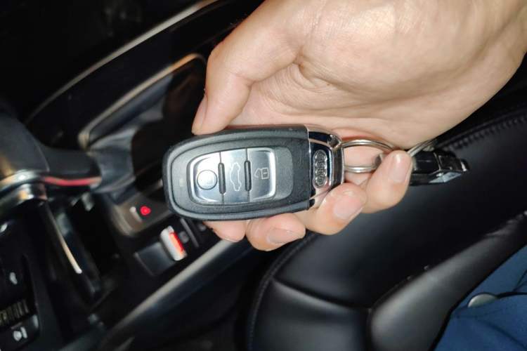 Used Audi A4L 2013 35 TFSI Automatic Standard Model Vehicle Key