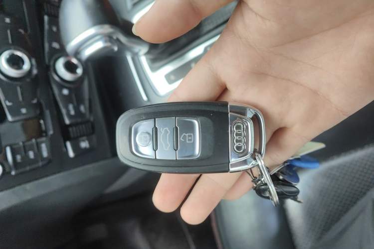 Used Audi A4L 2013 35 TFSI Automatic Comfort Model Vehicle Key
