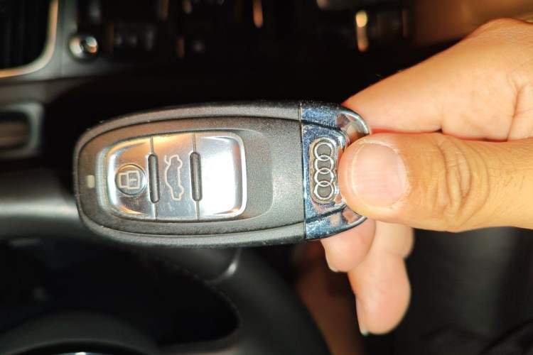 Used Audi A4L 2013 35 TFSI Automatic Comfort Model Vehicle Key