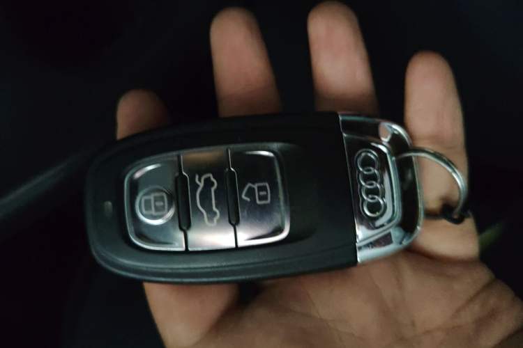 Used Audi A4L 2013 35 TFSI Automatic Standard Model Vehicle Key