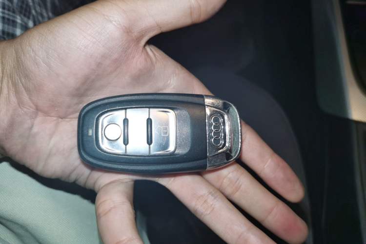 Used Audi A4L 2013 40 TFSI quattro Individual Sport Edition Vehicle Key